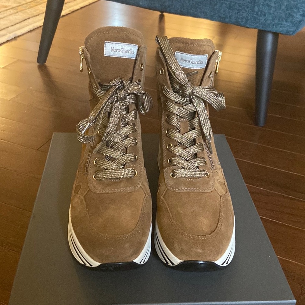 Brand New Nero Giardini Italian Suede High-Top Shoes